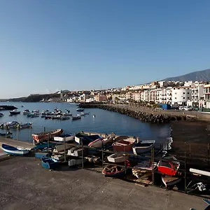  Apartamento Frente Al Puerto De A 20 Metros De La Playa.